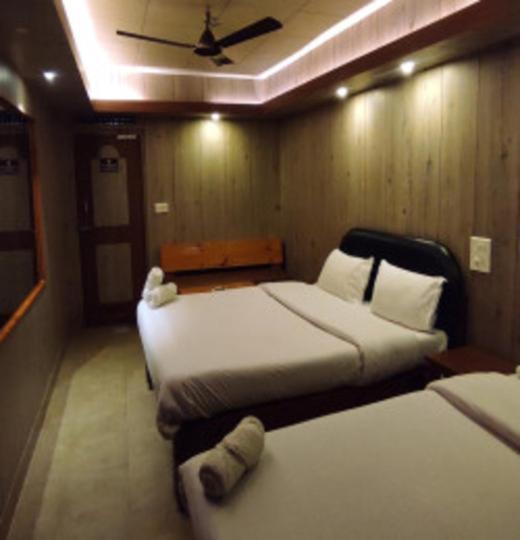 Baba Tourist Lodge ชิลลอง ภายนอก รูปภาพ