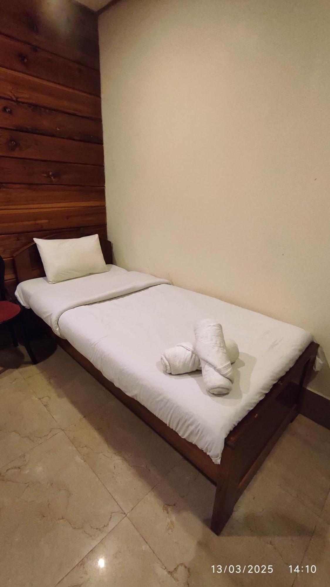 Baba Tourist Lodge ชิลลอง ภายนอก รูปภาพ