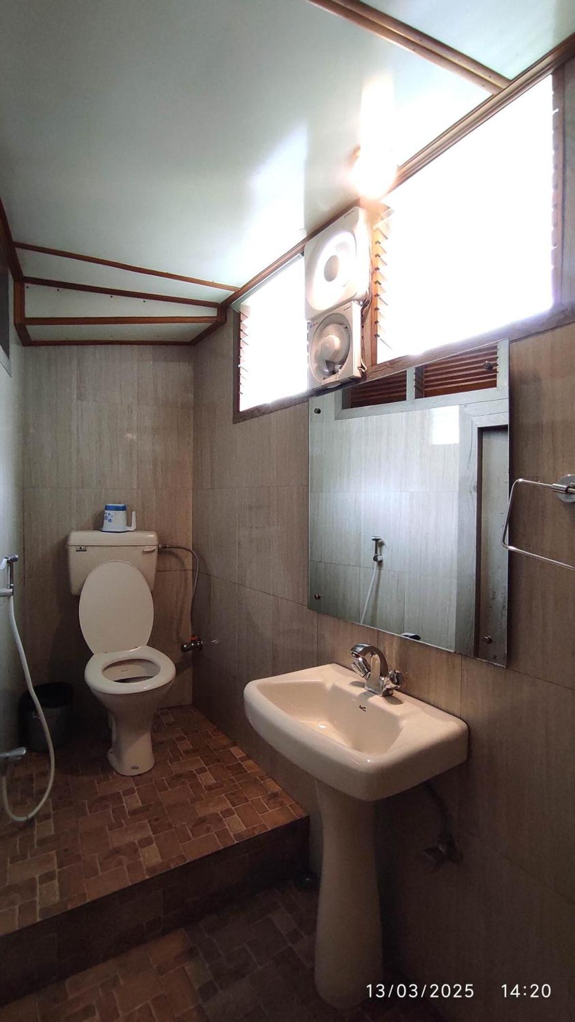 Baba Tourist Lodge ชิลลอง ภายนอก รูปภาพ
