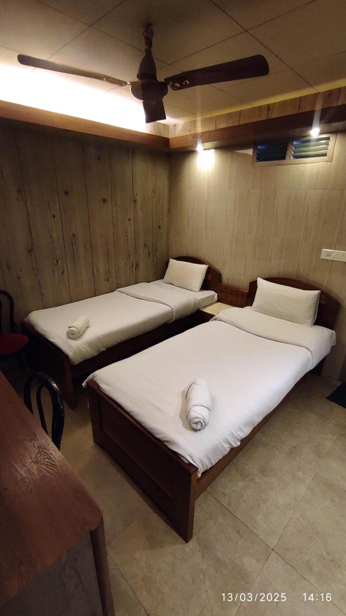 Baba Tourist Lodge ชิลลอง ภายนอก รูปภาพ