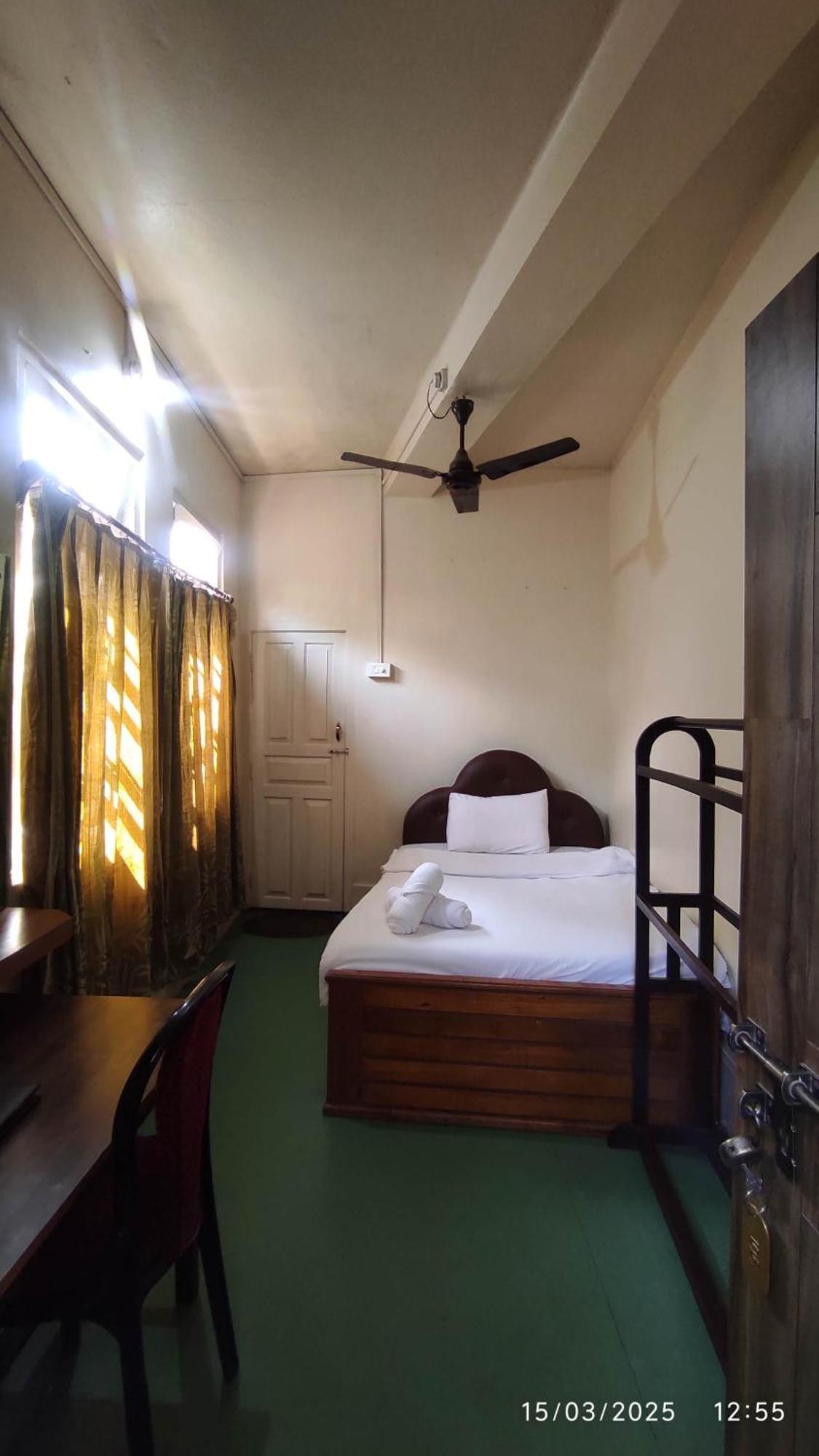 Baba Tourist Lodge ชิลลอง ภายนอก รูปภาพ